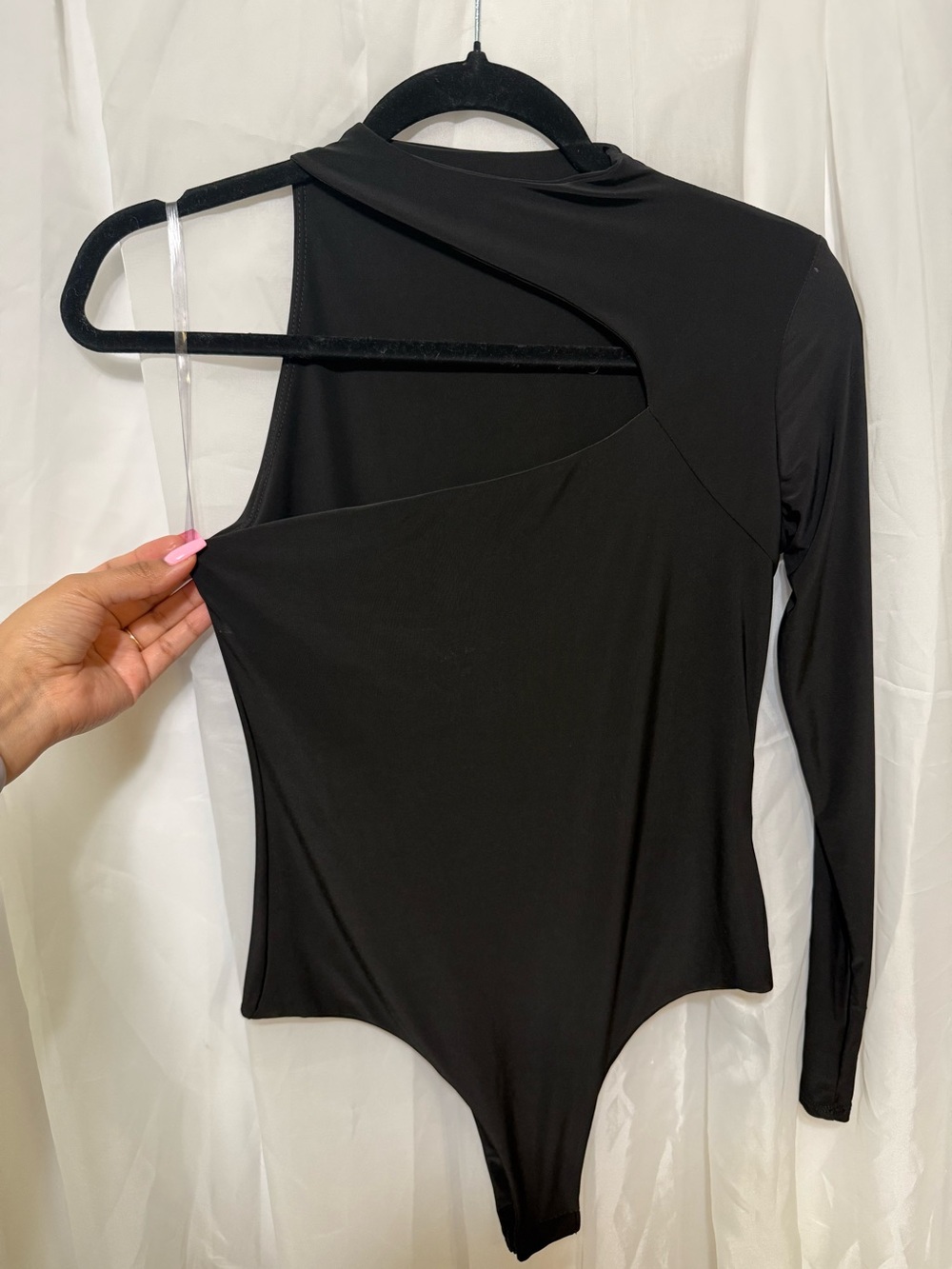 Black One-Shoulder Long-Sleeve Bodysuit